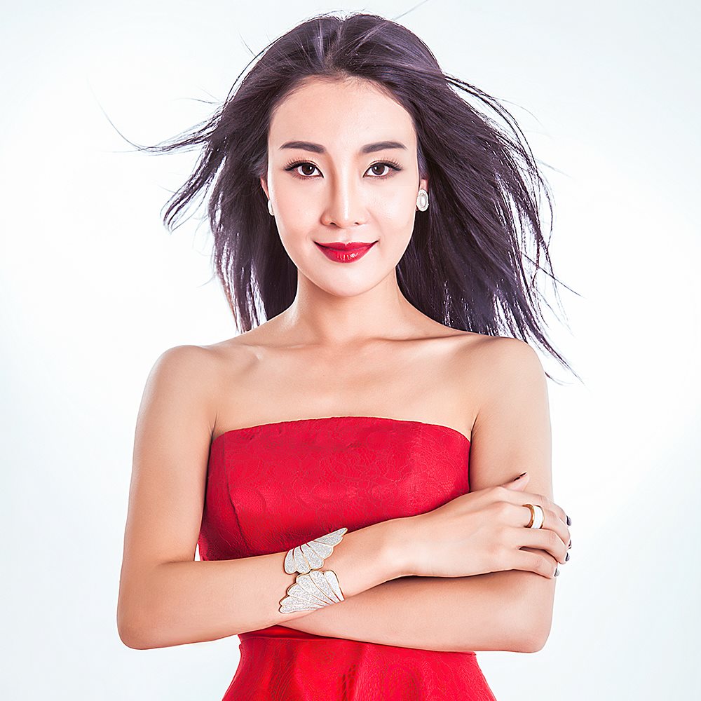 非外国女歌手的.轻柔一点